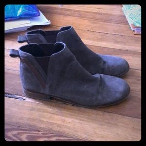 Steve Madden brown booties